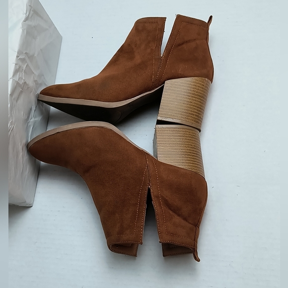 Day trip 7 Chelsea Ankle Booties Pointy Toe Cut Out Chestnut Block Heel Suede - Picture 9 of 12